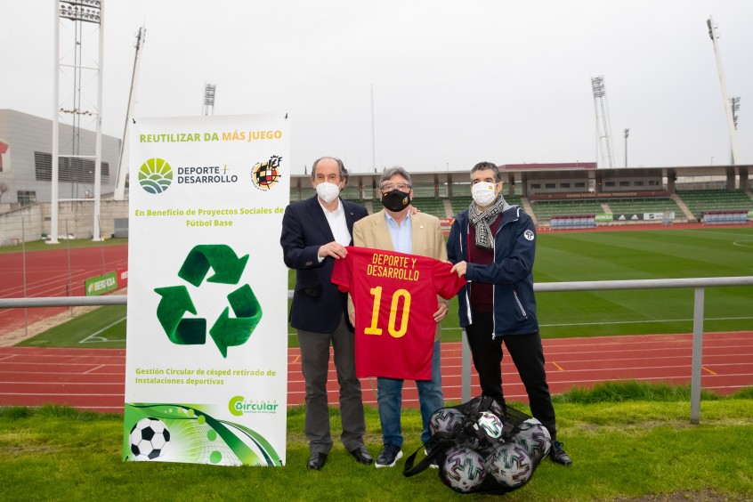 Césped reciclado sostenibilidad en la venta de césped reciclado de fútbol